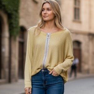 Woman’s zip Italy sweater